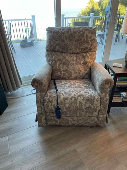 Photo of free Lazyboy power recliner (Willows Colony) #3