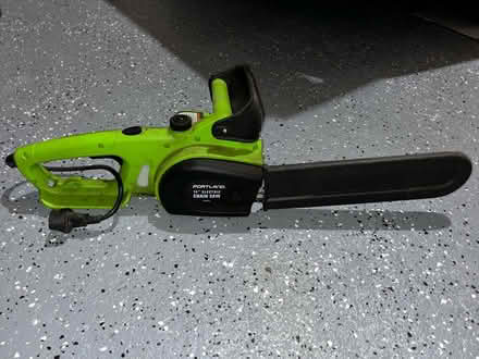 Photo of free Electric chainsaw (Fair Lawn, NJ) #1