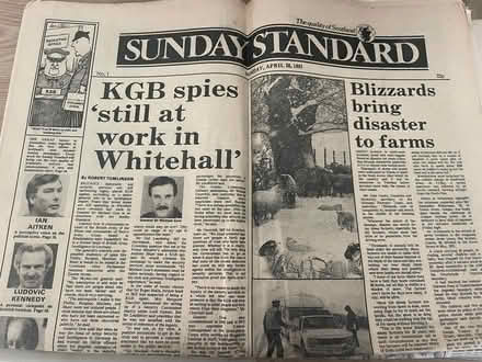 Photo of free First and last edition newspapers (G20 6BF G20) #4