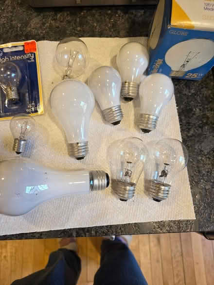Photo of free various lightbulbs (SE highland park) #1