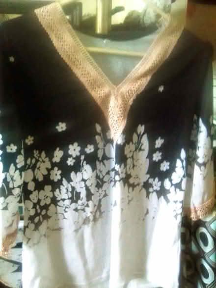 Photo of free Blk/White V-Neck T-Shirt 10031 (Hamilton Heights 10031) #3
