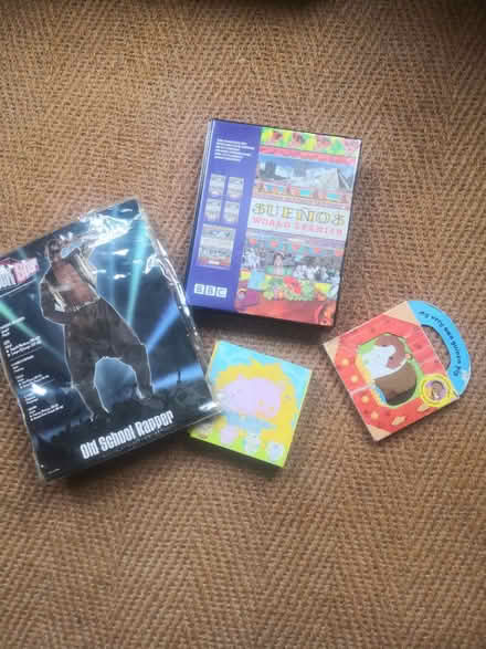 Photo of free Bundle books dressing up rock star (B16) #1