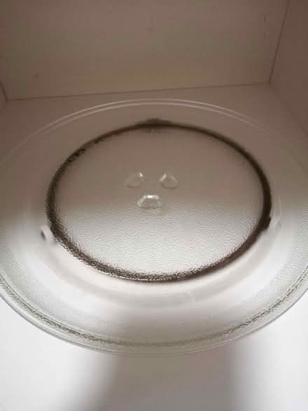 Photo of free Microwave Glass Plate (Lee Chapel SS15) #1