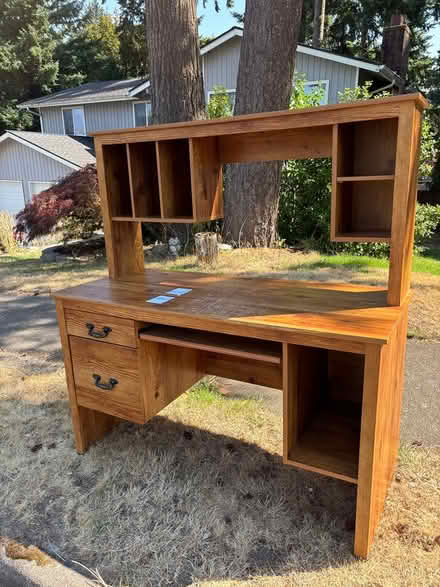 Photo of free Computer desk (Renton Highlands) #1