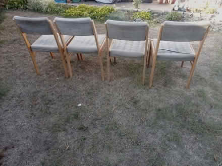 Photo of free Kitchen table & 4 chairs (Woodley RG5) #3