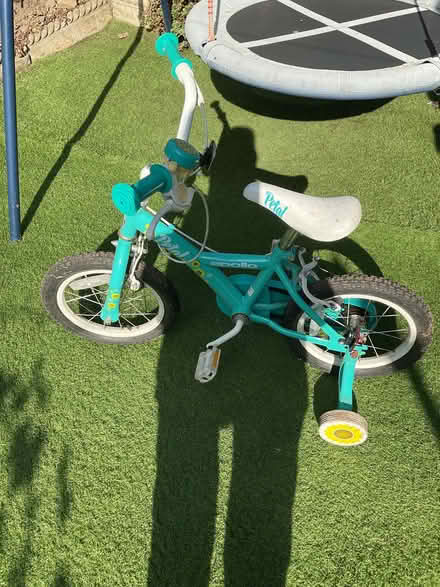 Photo of free She’d clear out 2 girls bikes (Middlewood S6) #2