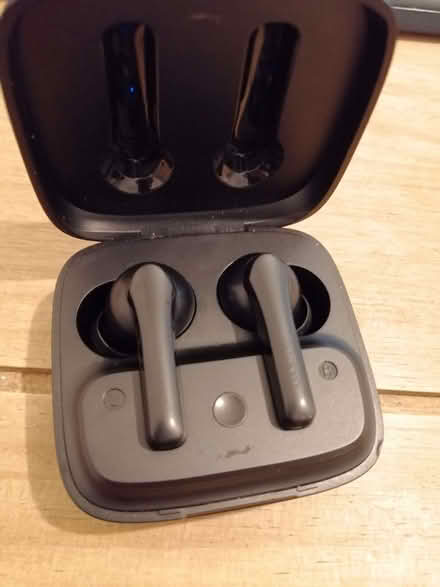 Photo of free VANKYO Alpha X400 Earbuds (Blakenall WS3) #1