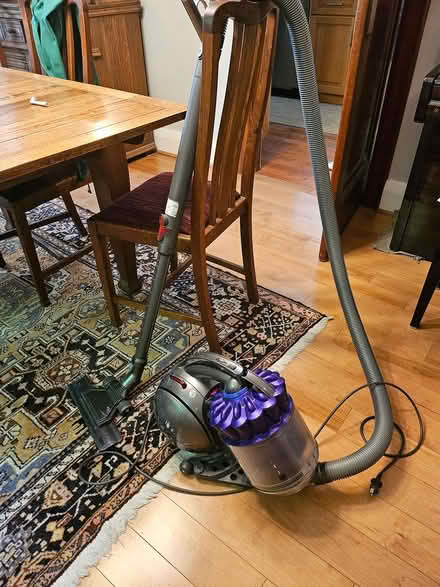 Photo of free vacuum cleaner (Prince Edward and Dundas) #1