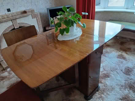 Photo of free Wooden table with 6 chairs (LU1. Caddington) #1