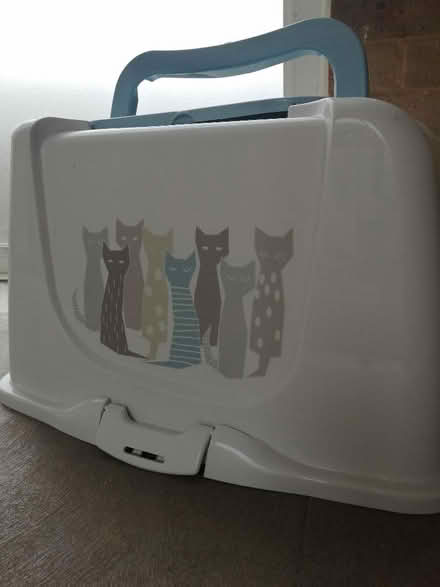 Photo of free Cat Litter Tray Lid (Lee Chapel SS15) #3
