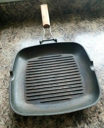 Photo of free Cast Iron Grill Pan (BT10) #1