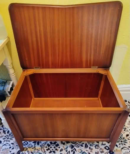 Photo of free Vintage wooden chest (Little Herberts GL53) #1