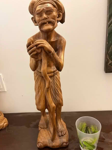 Photo of free carved statues from Indonesia (Pentagon City Mall, Arlington) #2