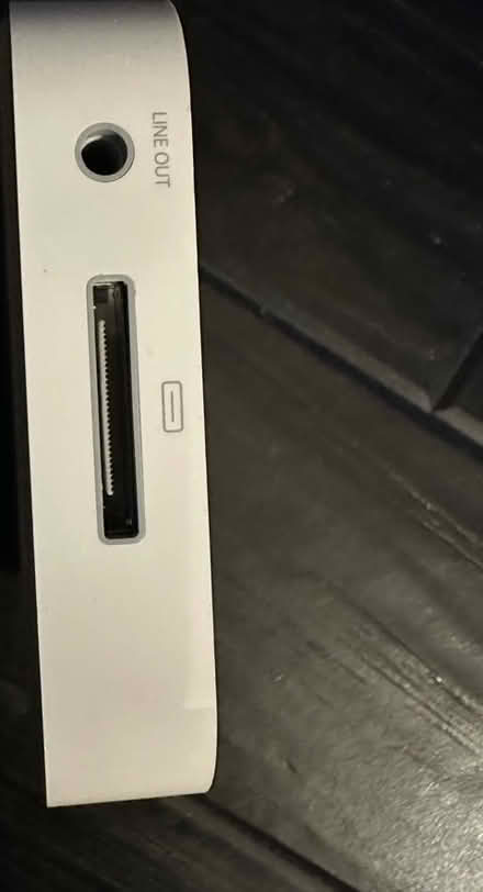 Photo of free iPod Classic charger stand (Chigwell IG7) #3