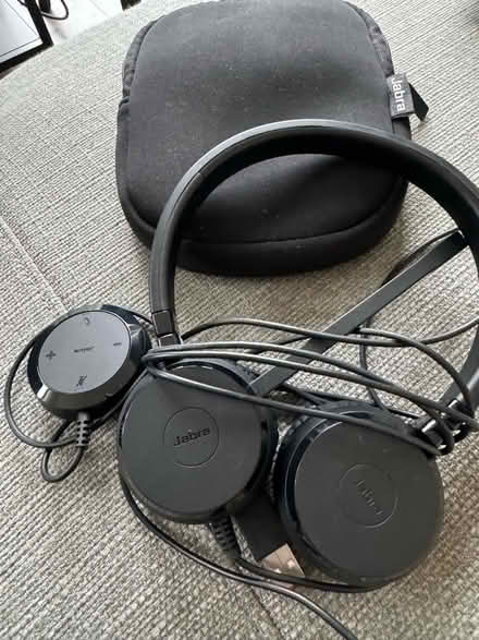 Photo of free Headset (Tottenham N17) #1
