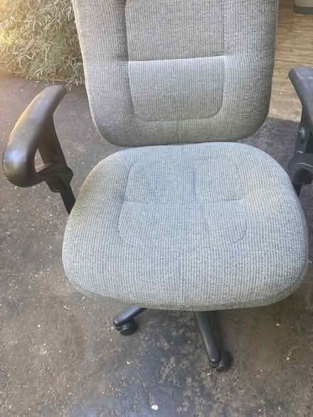 Photo of free office chair (north of Davis dr) #1