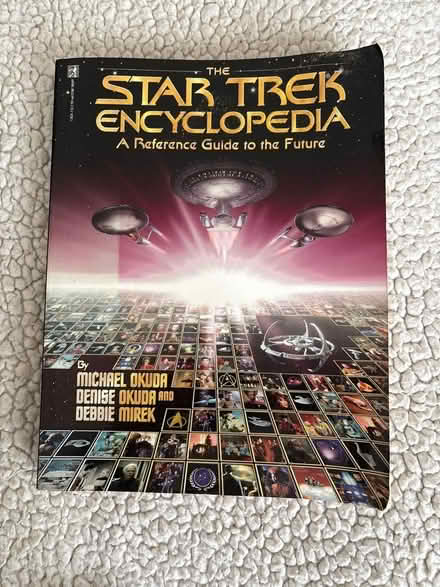 Photo of free Star Trek Encyclopaedia (Lower Walkley S6) #1