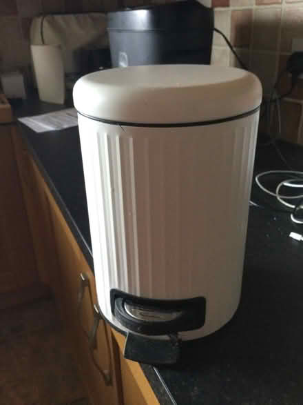 Photo of free Small pedal bin (Appleby-in-Westmorland CA16) #1