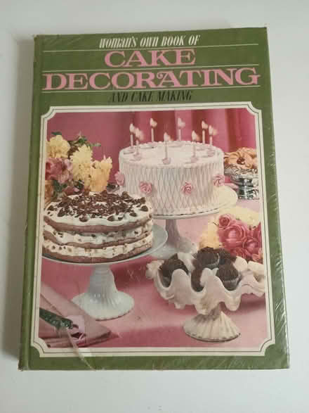 Photo of free Cake Decorating book and turntable (Penrith CA11) #1