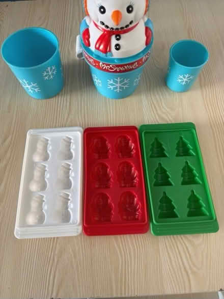 Photo of free Slushy maker with ice cube trays (Westhouses, Alfreton, DE55) #2