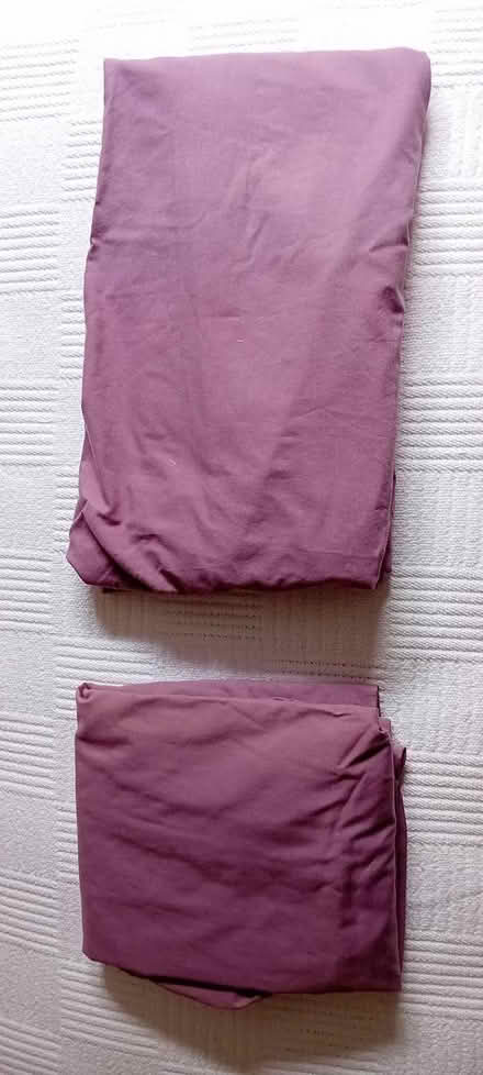 Photo of free 2 purple single bed fitted sheets (Wokingham, RG41) #1