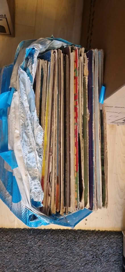 Photo of free Various pop Records (SW2) #3