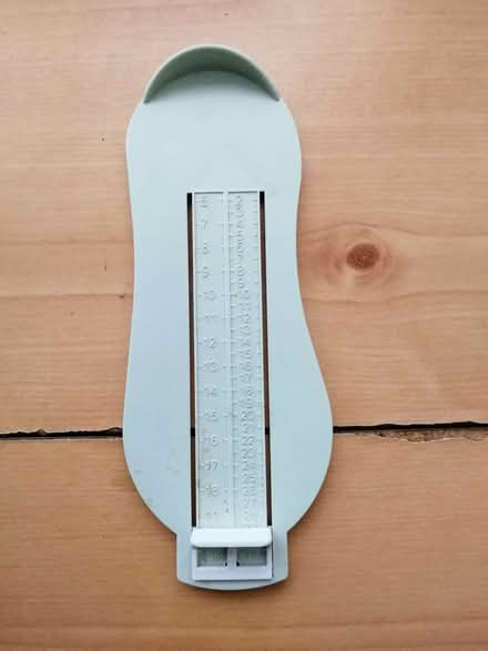 Photo of free Children's shoe sizer (Ashburton CR0) #1