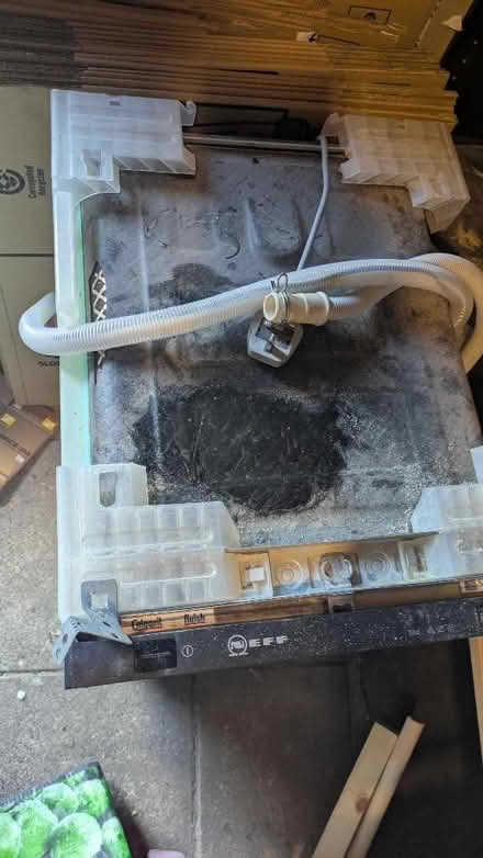 Photo of free Dishwasher, integrated type. (Selsdon CR2) #4