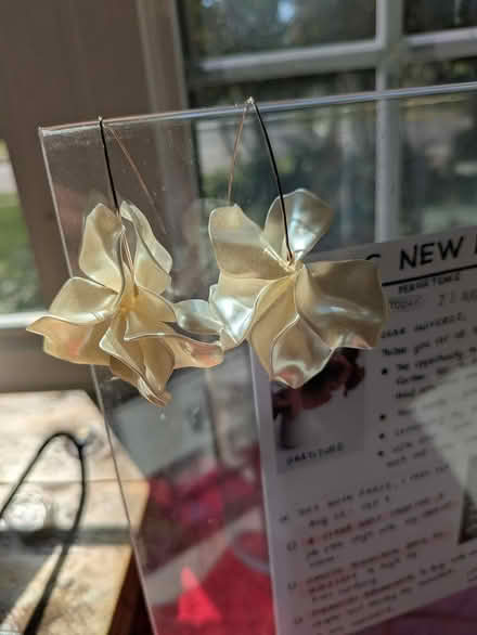 Photo of free Dainty white floral earrings (22308) #2