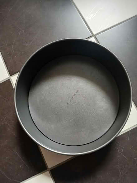 Photo of free Large Cake Tin (Newhaven EH6) #1