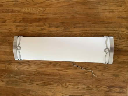 Photo of free 3 Tube flourescent light (south San Jose) #1