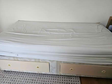 Photo of free Single bed (IG1) #1