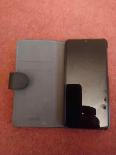 Photo of free SAMSUNG PHONE for spares or repair (B90 shirley) #1