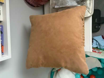 Photo of free Cushion (W7) #1