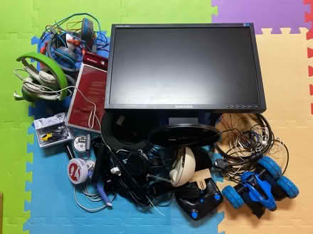 Photo of free Box of old/broken electronics (Skokie) #1