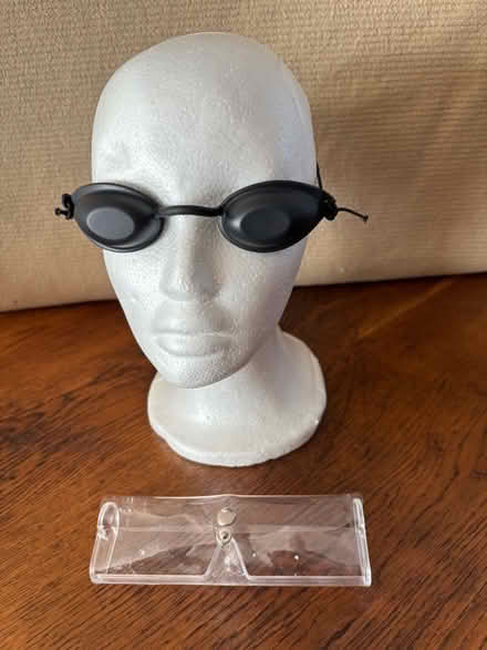 Photo of free Sunbed Goggles (Hornby LA2) #1
