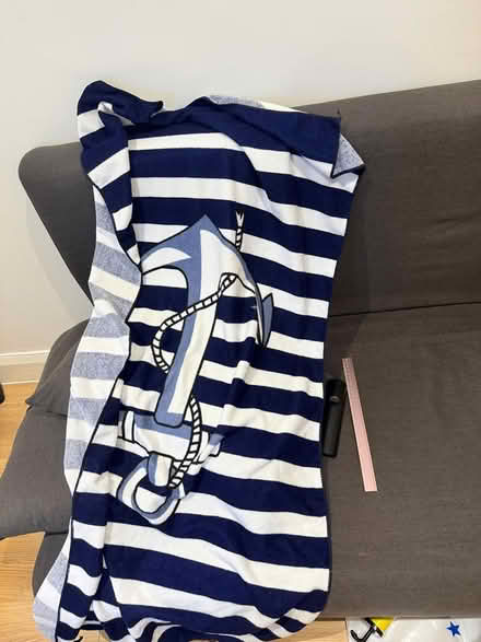 Photo of free Towels, Bed Sheets & Bath Mat (Tuffnel Park N19) #3