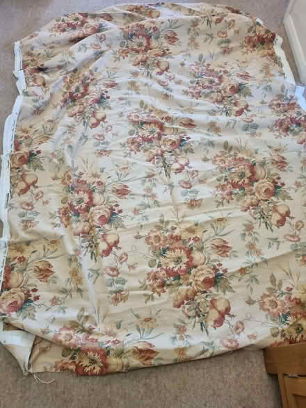 Photo of free material, zips an cottons etc (Verwood BH31) #1