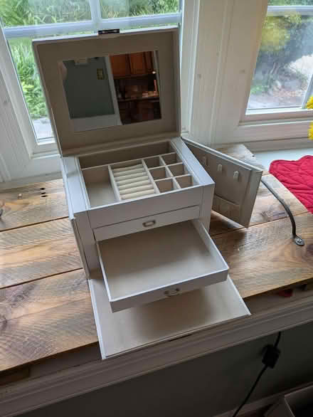 Photo of free Jewelry Box (22308) #1