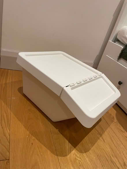 Photo of free IKEA white large box (Fulham SW6) #1