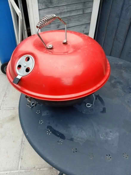 Photo of free tabletop barbecue (L14 Dovecot) #1