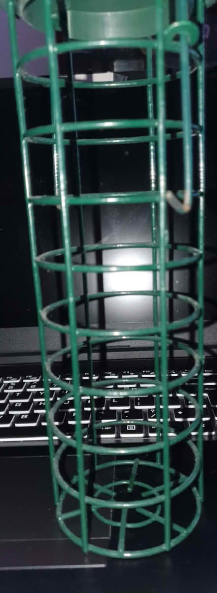 Photo of free metal bird feeder (Crown Wood RG12) #1