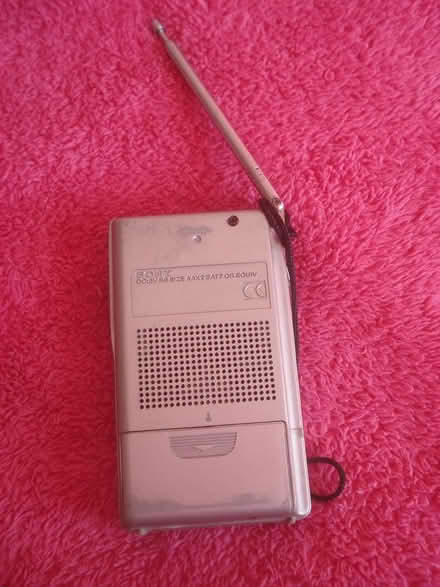 Photo of free Small vintage portable radio FM/AM (Barming ME16) #2