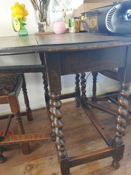 Photo of free Table (Potters bar herts EN6) #1