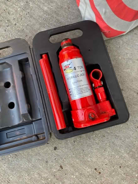 Photo of free Hydraulic Jack - 1 Ton (Elmhurst , Queens) #1
