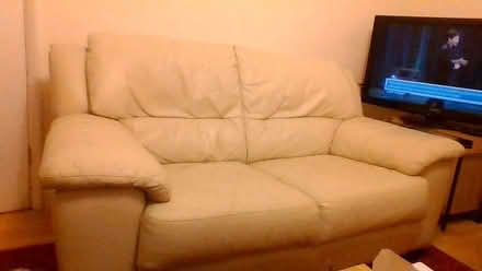 Photo of free Settee (GU9) #2