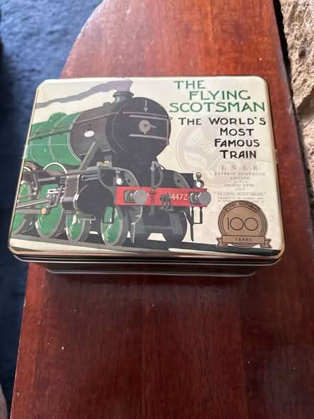 Photo of free Pretty empty tin (Finsbury Park N4) #2