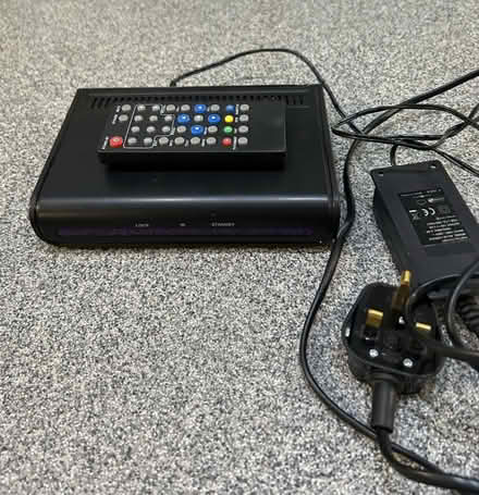 Photo of free TV Freeview box (Willaston CH64) #2