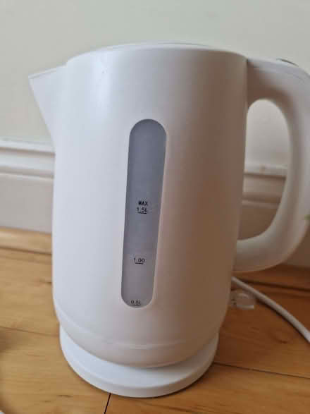 Photo of free White electric kettle (West Kensington W14) #2