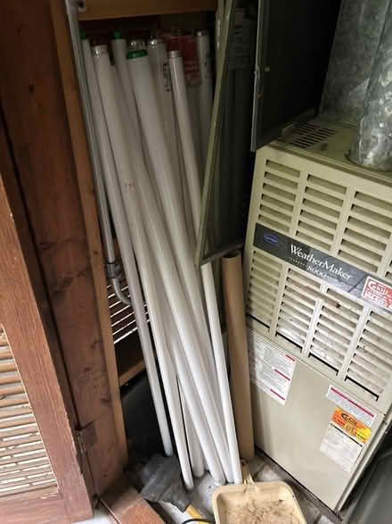 Photo of free Fluorescent bulbs (Wilmette) #1